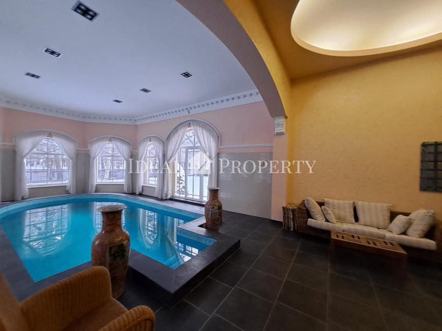 For sale is a private house in Asari, with a swimming pool and sauna.